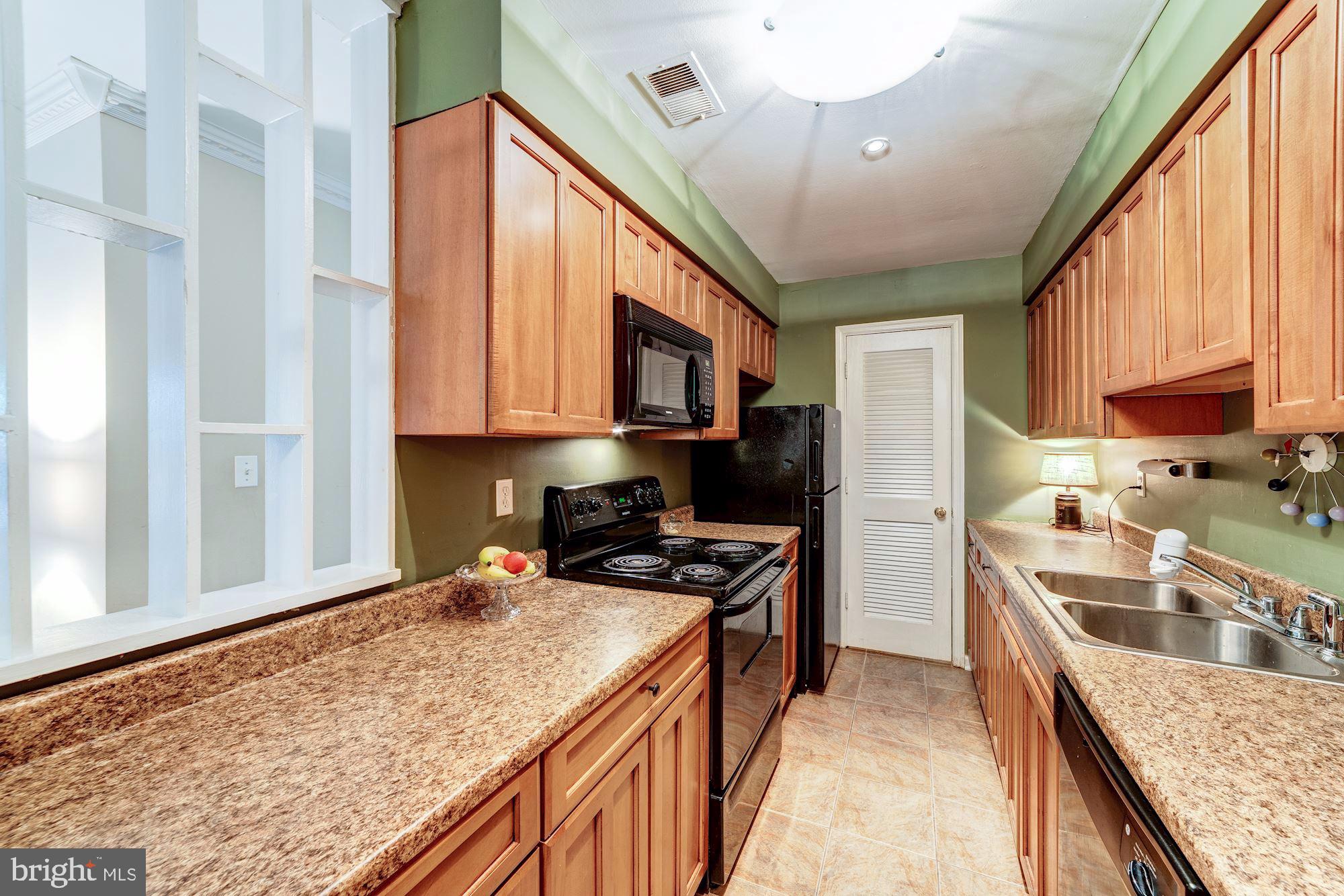 5905 Noblestown Road, Unit I Springfield, VA 22152 - Photo 9 of 29 Gallery Image 9