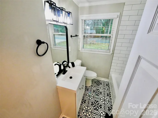 $1,995 | 3308 Revolution Pk Drive, Charlotte, NC 28217