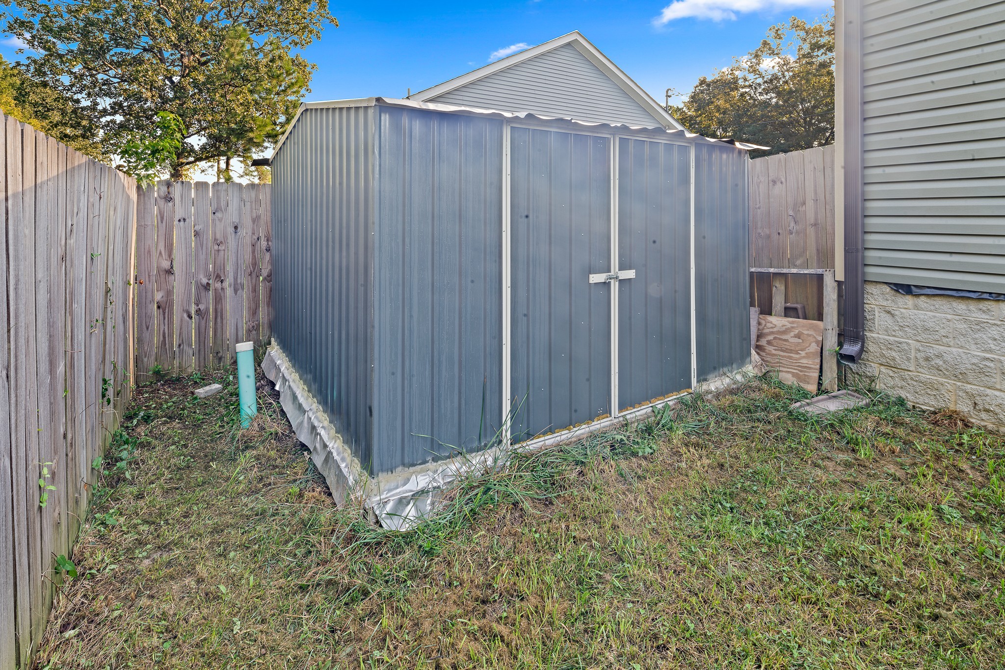 1550 South Spring Street Manchester, TN 37355 - Photo 26 of 26 a house view with a backyard space