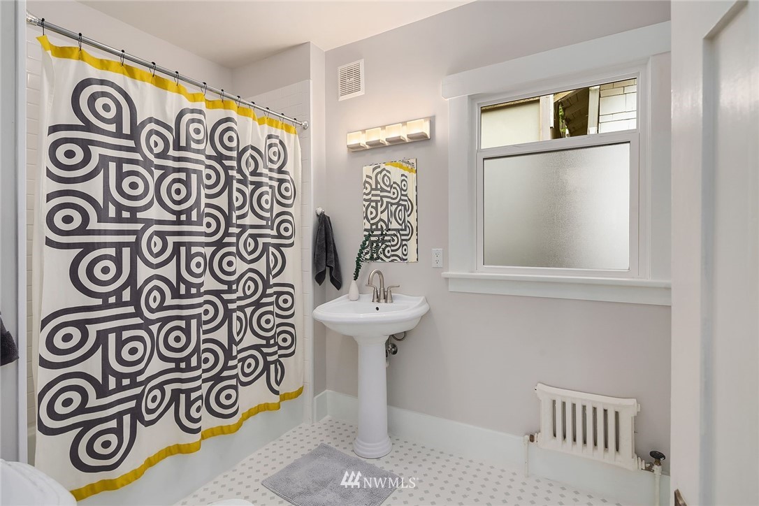 207 North 47th Street Seattle, WA 98103 - Photo 13 of 26 Gallery Image 13