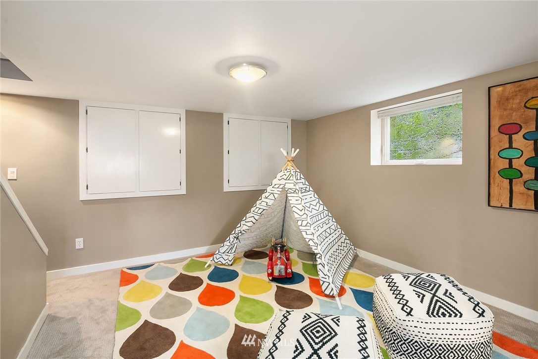 207 North 47th Street Seattle, WA 98103 - Photo 17 of 26 Gallery Image 17
