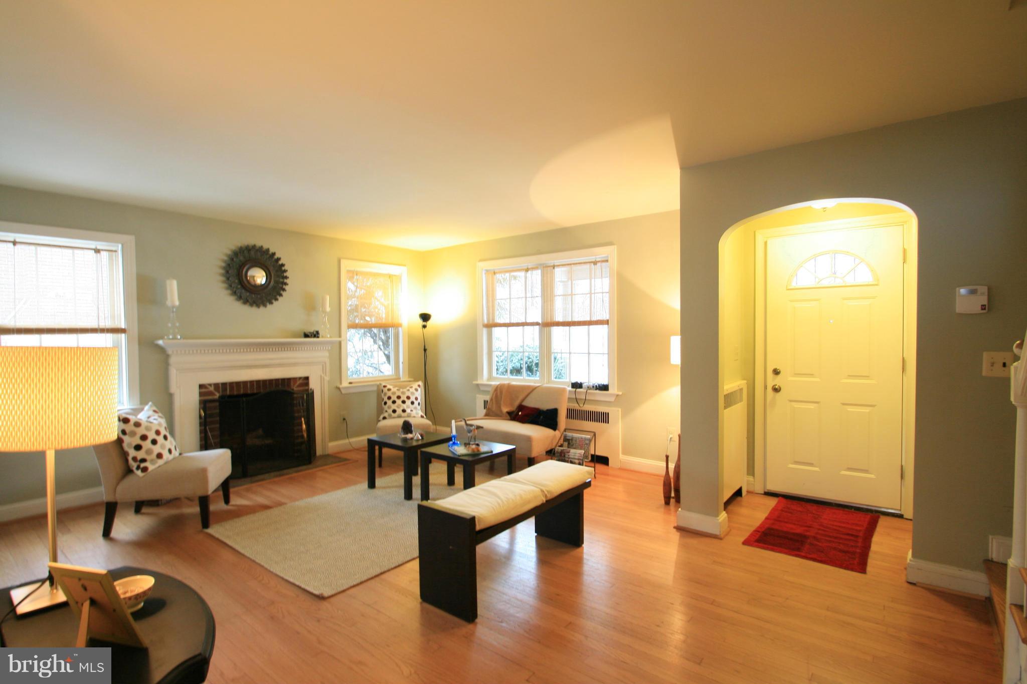 3711 Ednor Road Baltimore, MD 21218 - Photo 5 of 30 Living Room