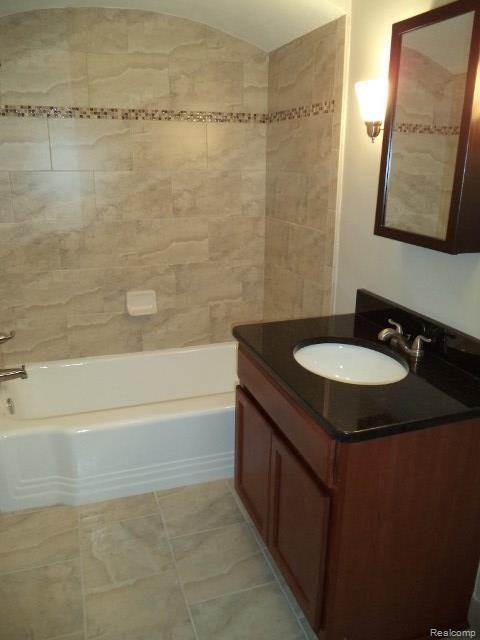 46 Edgemere Road Grosse Pointe Farms, MI 48236 - Photo 12 of 27