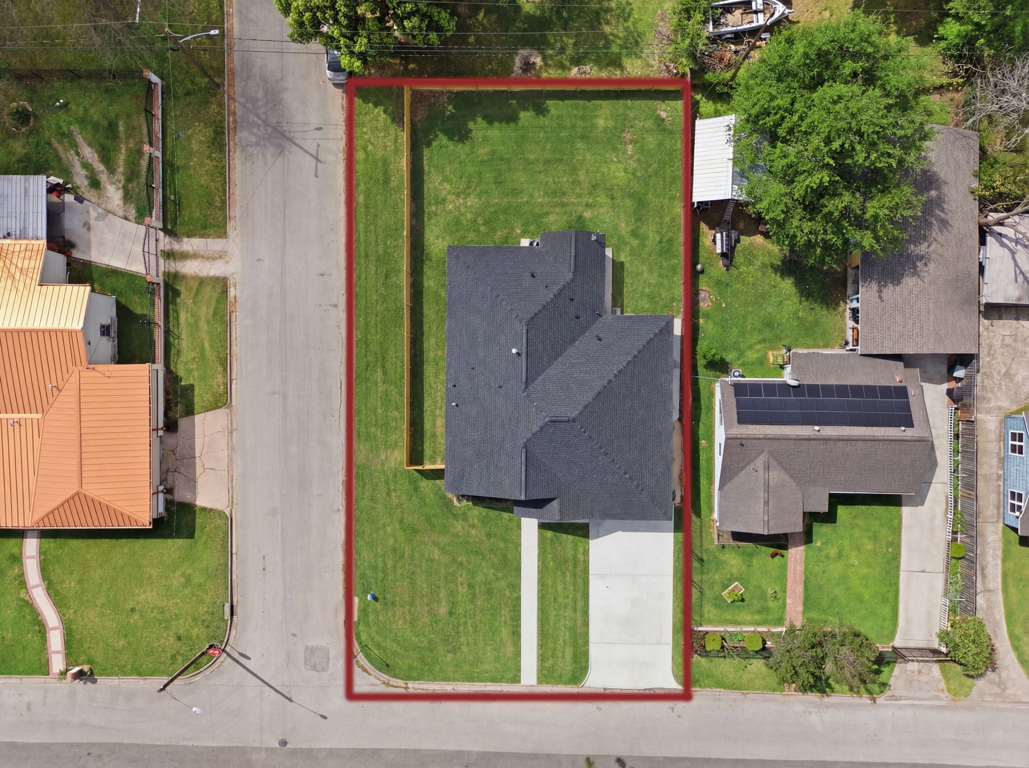 7040 Kinney Street Houston, TX 77087 - Photo 32 of 47 an aerial view of a house
