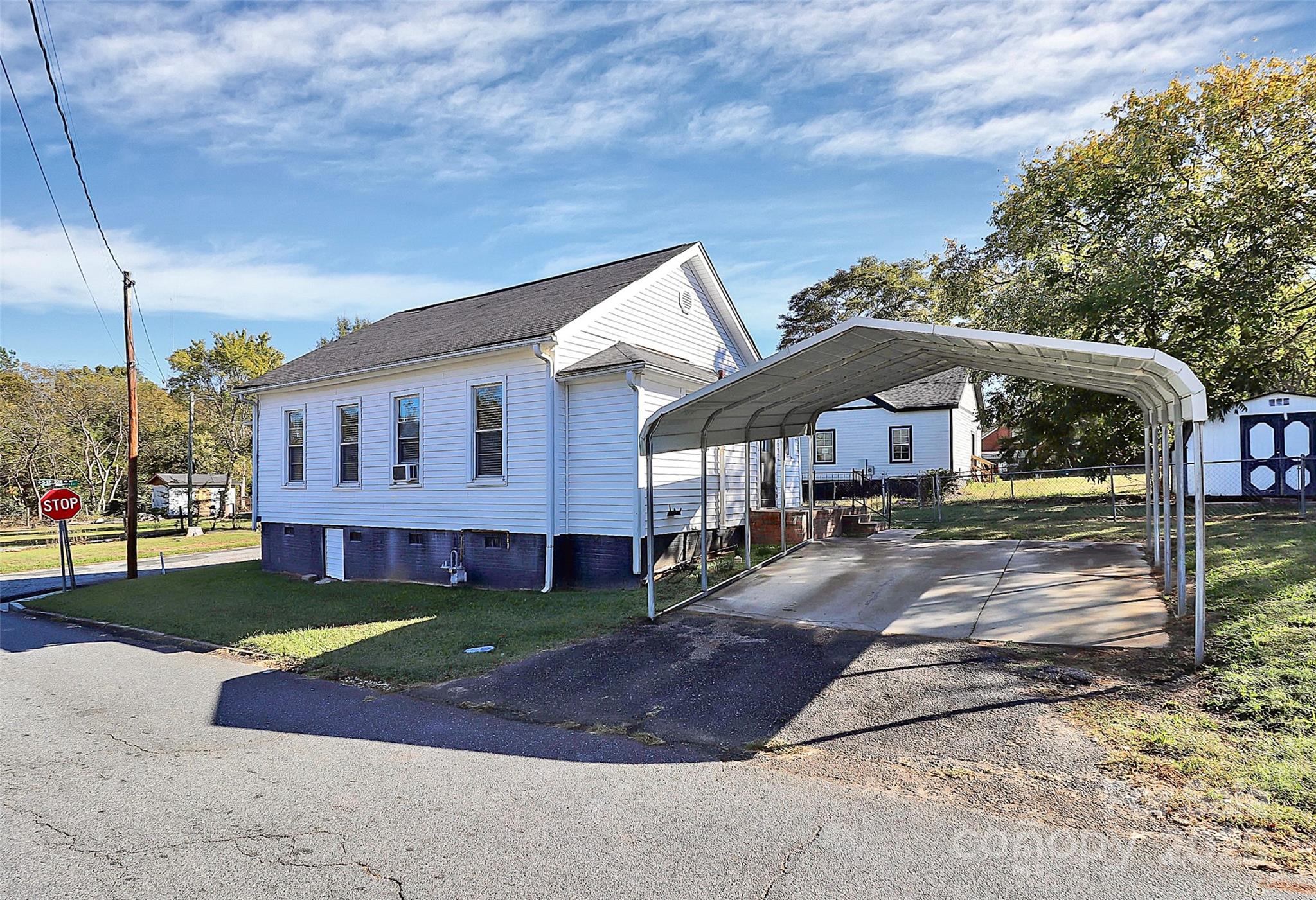 511 West Elliott Street Chester, SC 29706 - Photo 27 of 32 a view of big yard in front of house