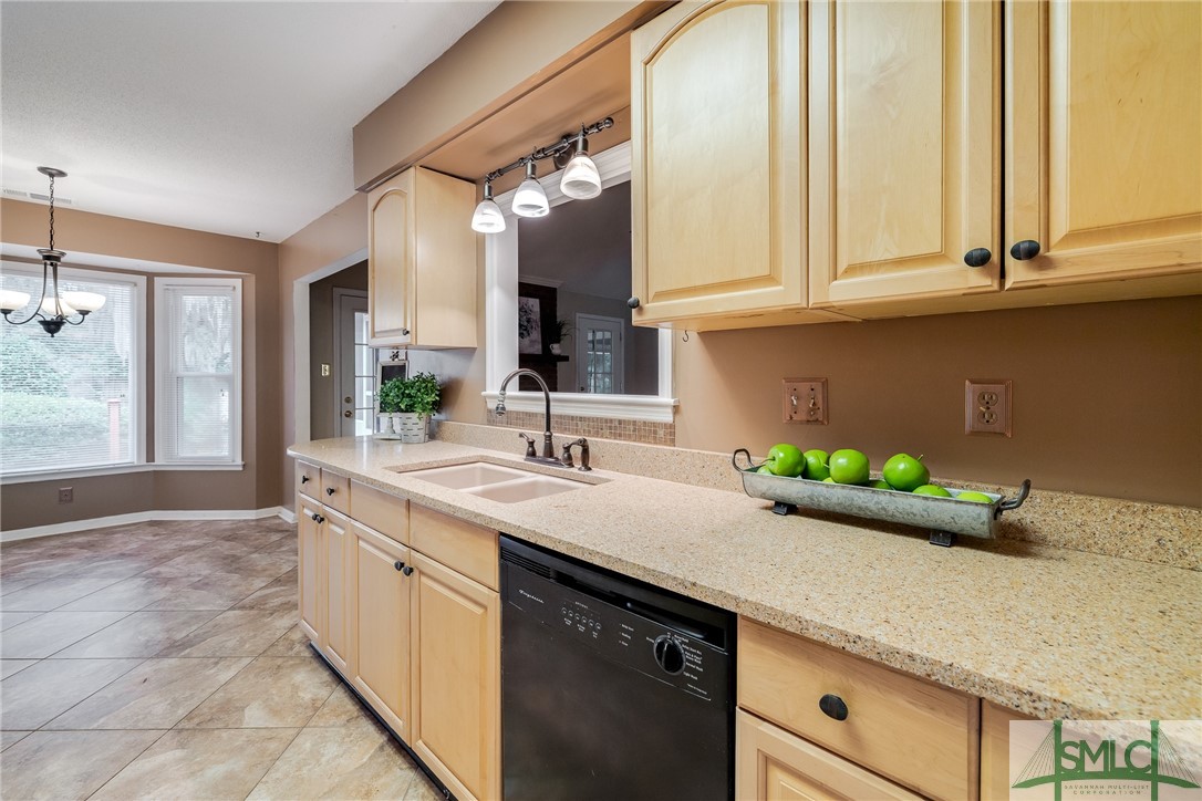 928 Moss Drive Savannah, GA 31410 - Photo 13 of 31