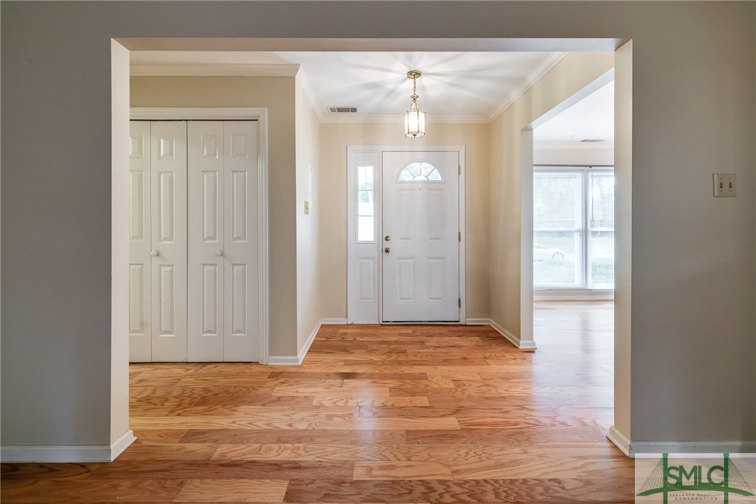 928 Moss Drive Savannah, GA 31410 - Photo 4 of 31