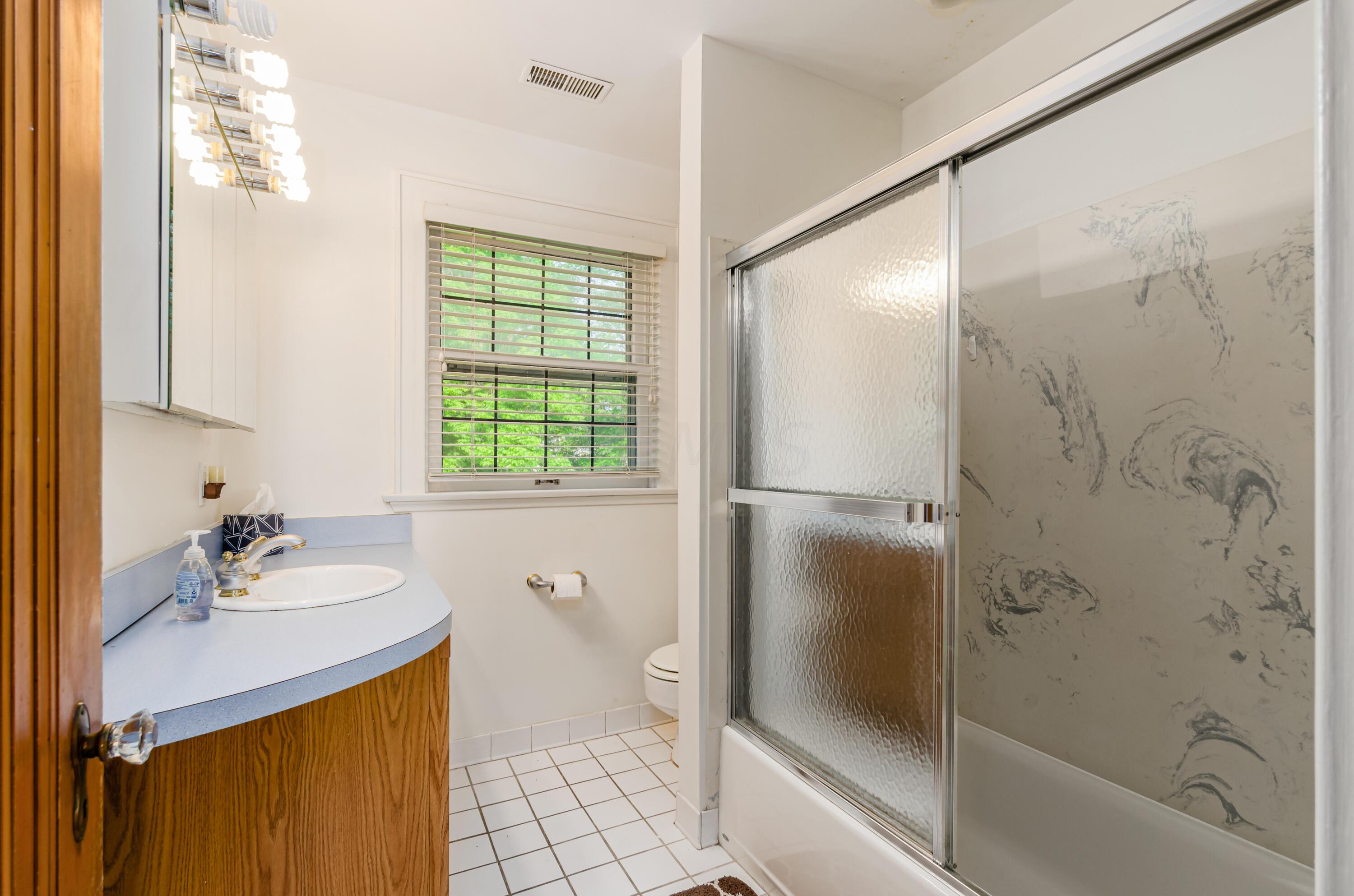59 South Ardmore Road Columbus, OH 43209 - Photo 32 of 42 Full Bath on Second Floor