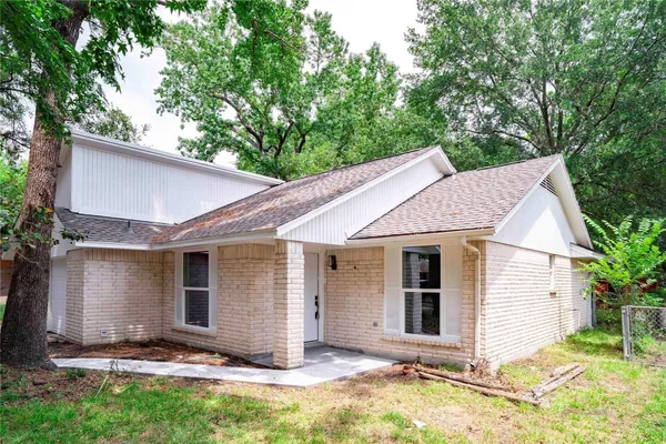 $1,700 | 9214 Woodland Oaks Drive, Houston, TX 77040