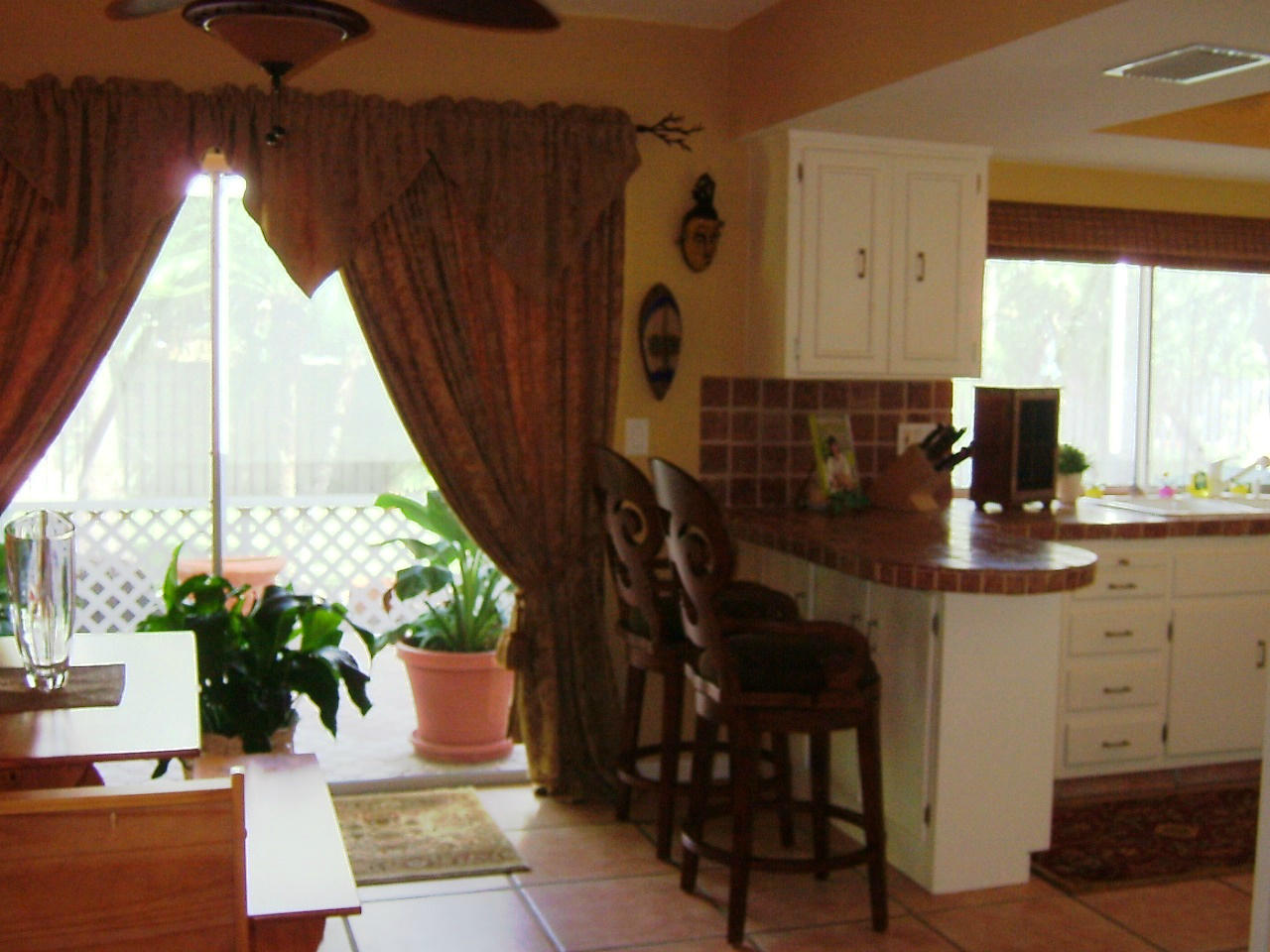 773 Apple Tree Lane Boca Raton, FL 33486 - Photo 7 of 25 a view of kitchen with furniture and potted plant