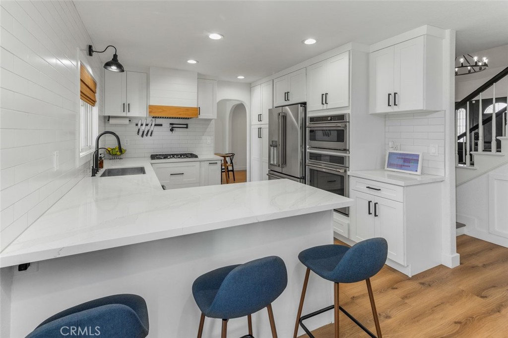 14612 Emerywood Road Tustin, CA 92780 - Photo 21 of 50 Kitchen/eating area