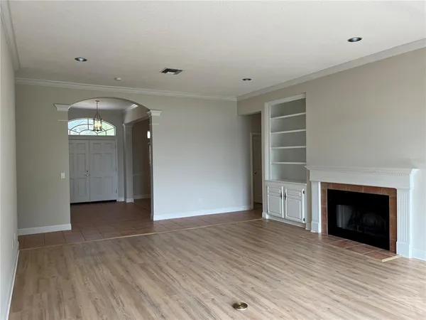 $2,400 | 2054 Sawgrass Drive, Apopka, FL 32712