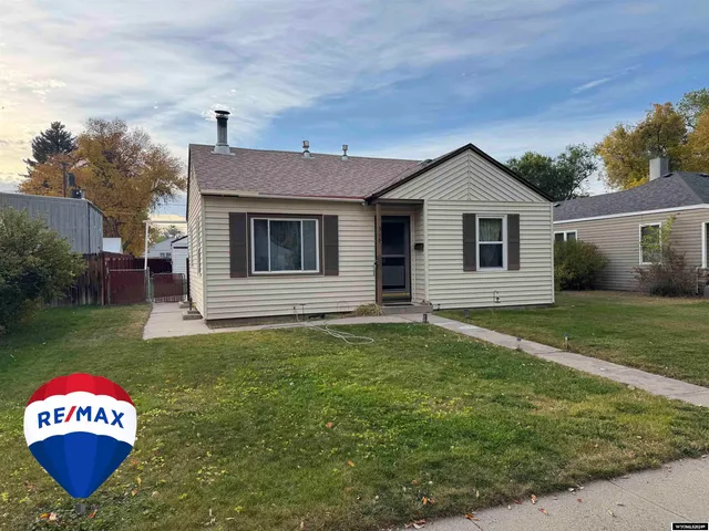 $220,000 | 518 North 3rd Street East, Riverton, WY 82501