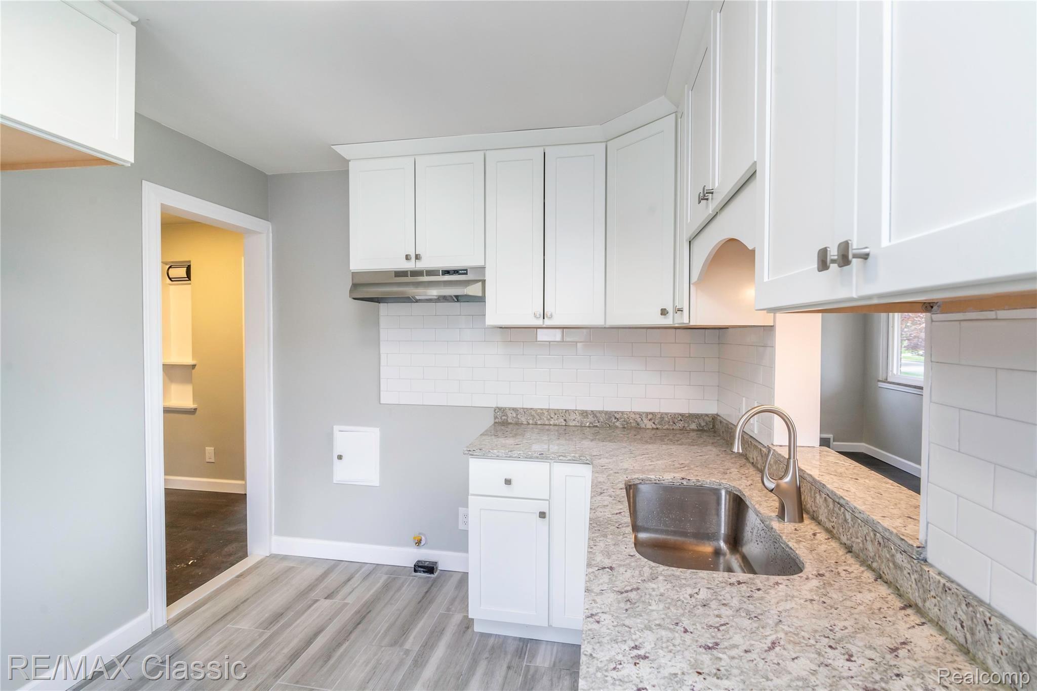 8937 Ruth Avenue Allen Park, MI 48101 - Photo 4 of 50 Ruth6451.jpg