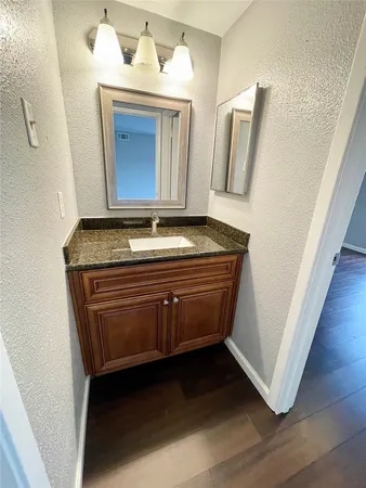 $1,600 | 1516 Bay Area Boulevard, Unit E4, Houston, TX 77058