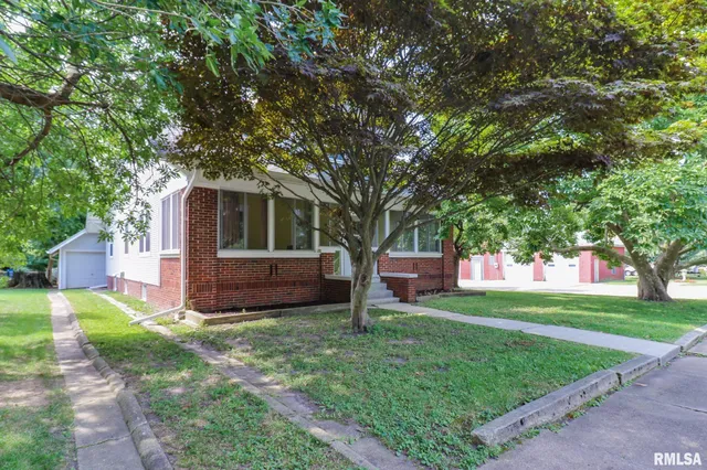 $219,900 | 106 West Boundary Street, Stanford, IL 61774