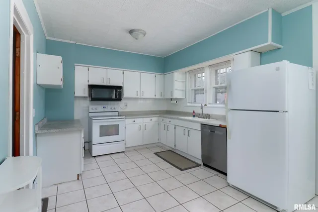 $219,900 | 106 West Boundary Street, Stanford, IL 61774