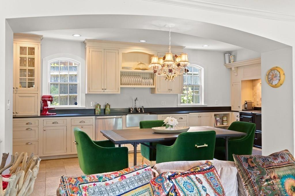 2 Broadmere Way Marblehead, MA 01945 - Photo 12 of 32