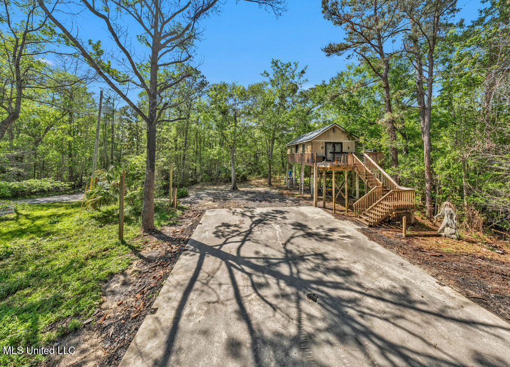 13081 Snug Harbor Road Biloxi, MS 39532 - Photo 2 of 11 13081SnugHarborRd-2