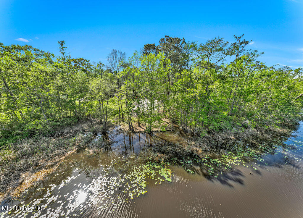 13081 Snug Harbor Road Biloxi, MS 39532 - Photo 3 of 11 13081SnugHarborRd-3