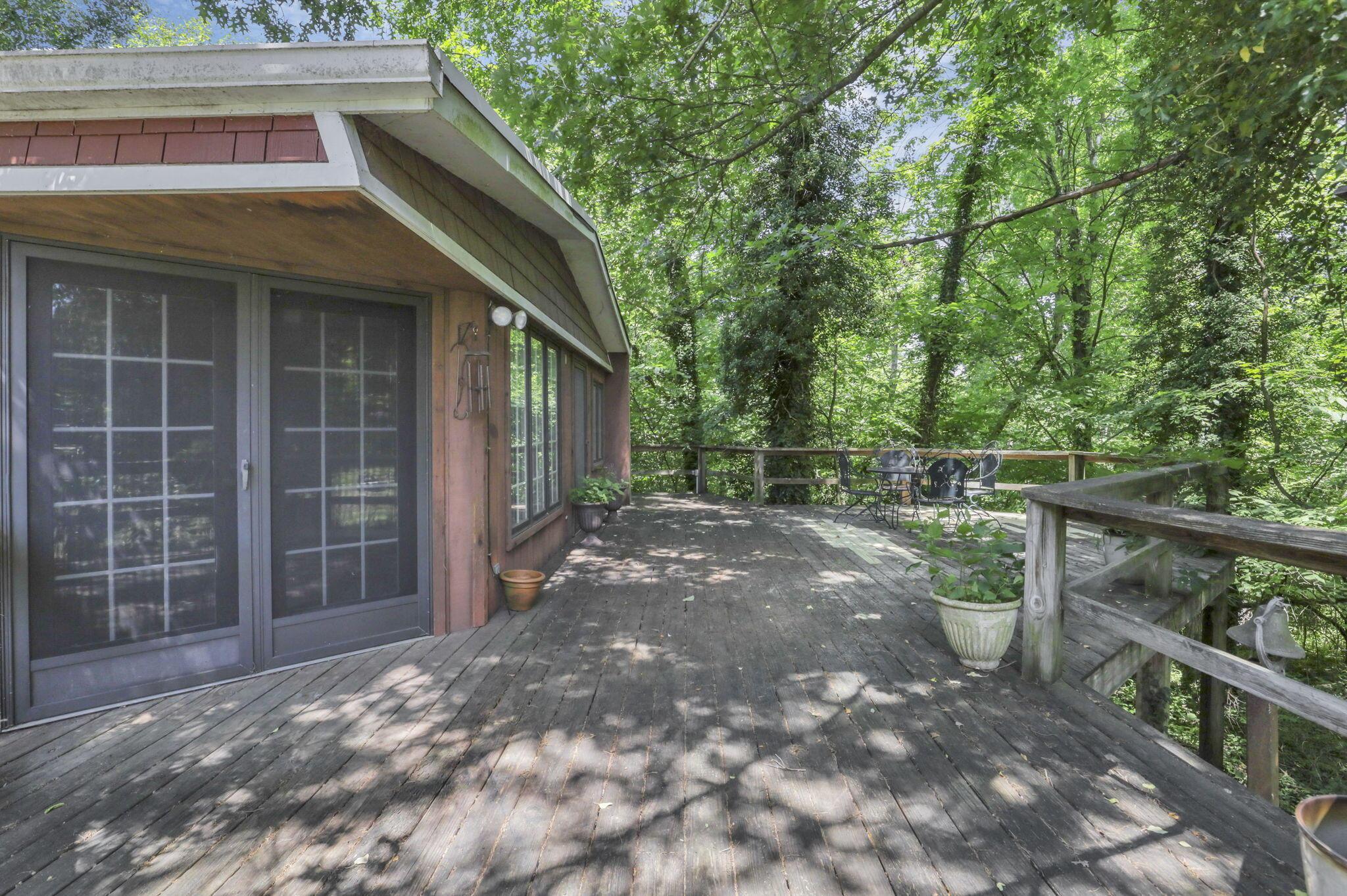 7255 Ridge Road Zanesville, OH 43701 - Photo 67 of 91 Deck off owner's suite