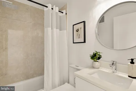 a close up view of a washer and dryer