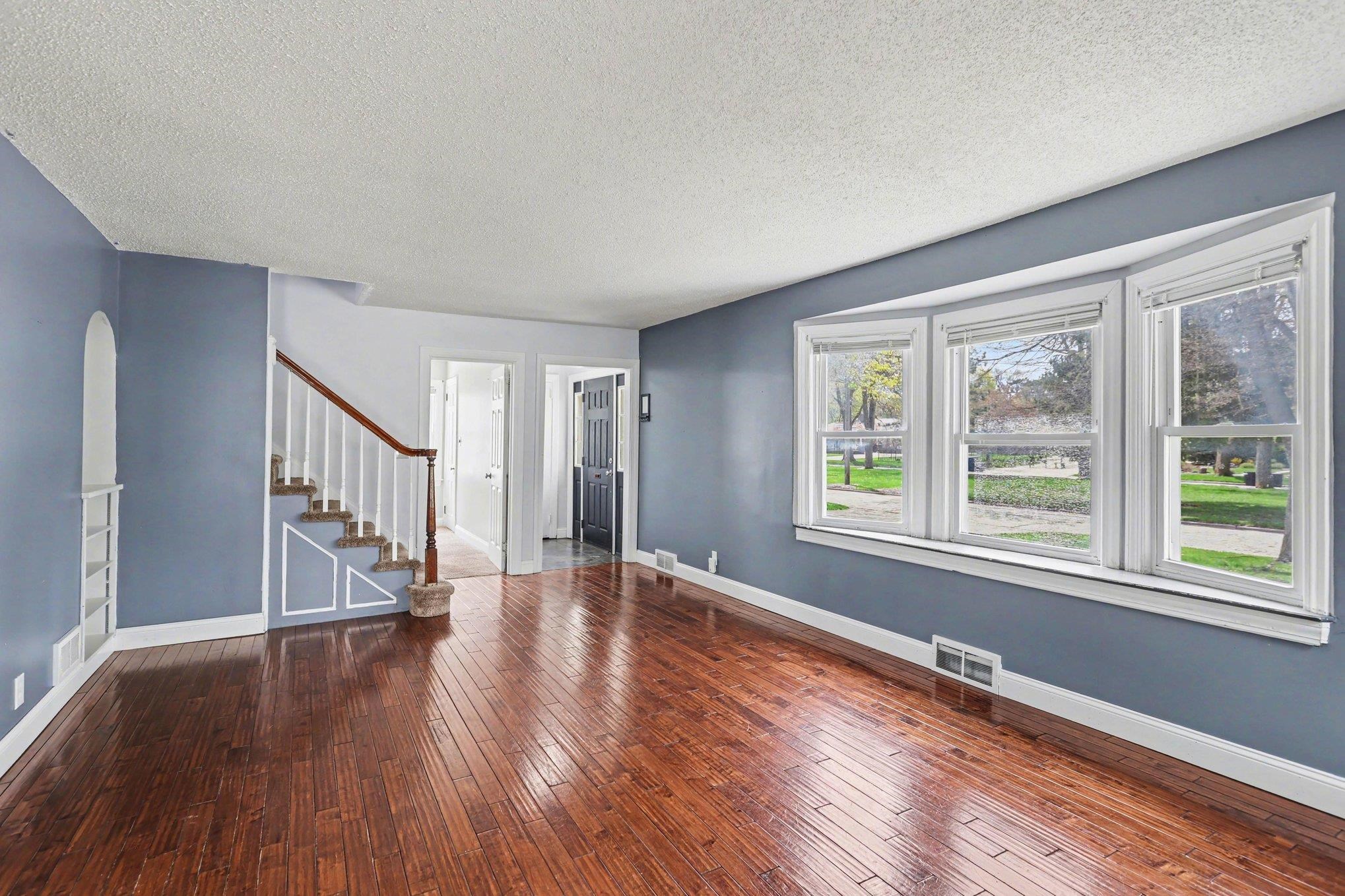 310 Green Avenue Bay City, MI 48708 - Photo 4 of 19