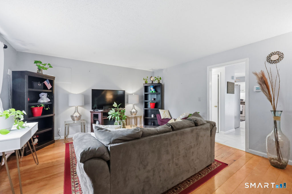 153 Maple Street Manchester, CT 06040 - Photo 10 of 31