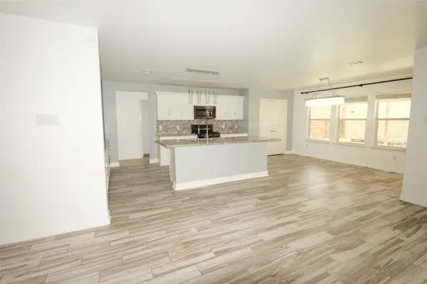 $2,500 | 15514 Satsuma Point Court, Houston, TX 77049