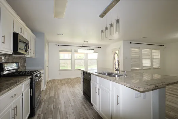 $2,500 | 15514 Satsuma Point Court, Houston, TX 77049