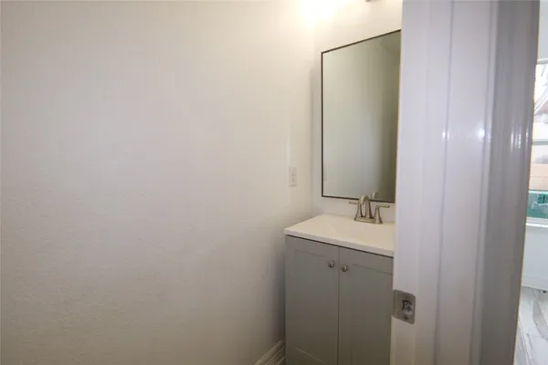 $2,500 | 15514 Satsuma Point Court, Houston, TX 77049