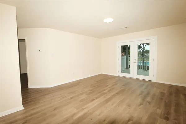 $2,500 | 15514 Satsuma Point Court, Houston, TX 77049