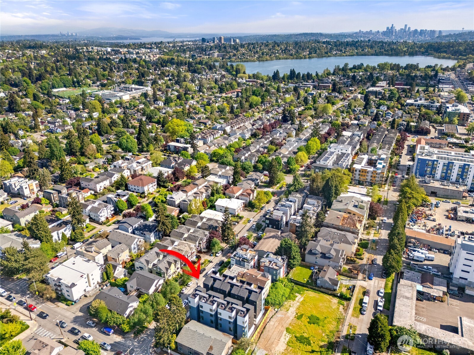 8849 Midvale Avenue North, Unit F Seattle, WA 98103 - Photo 32 of 34
