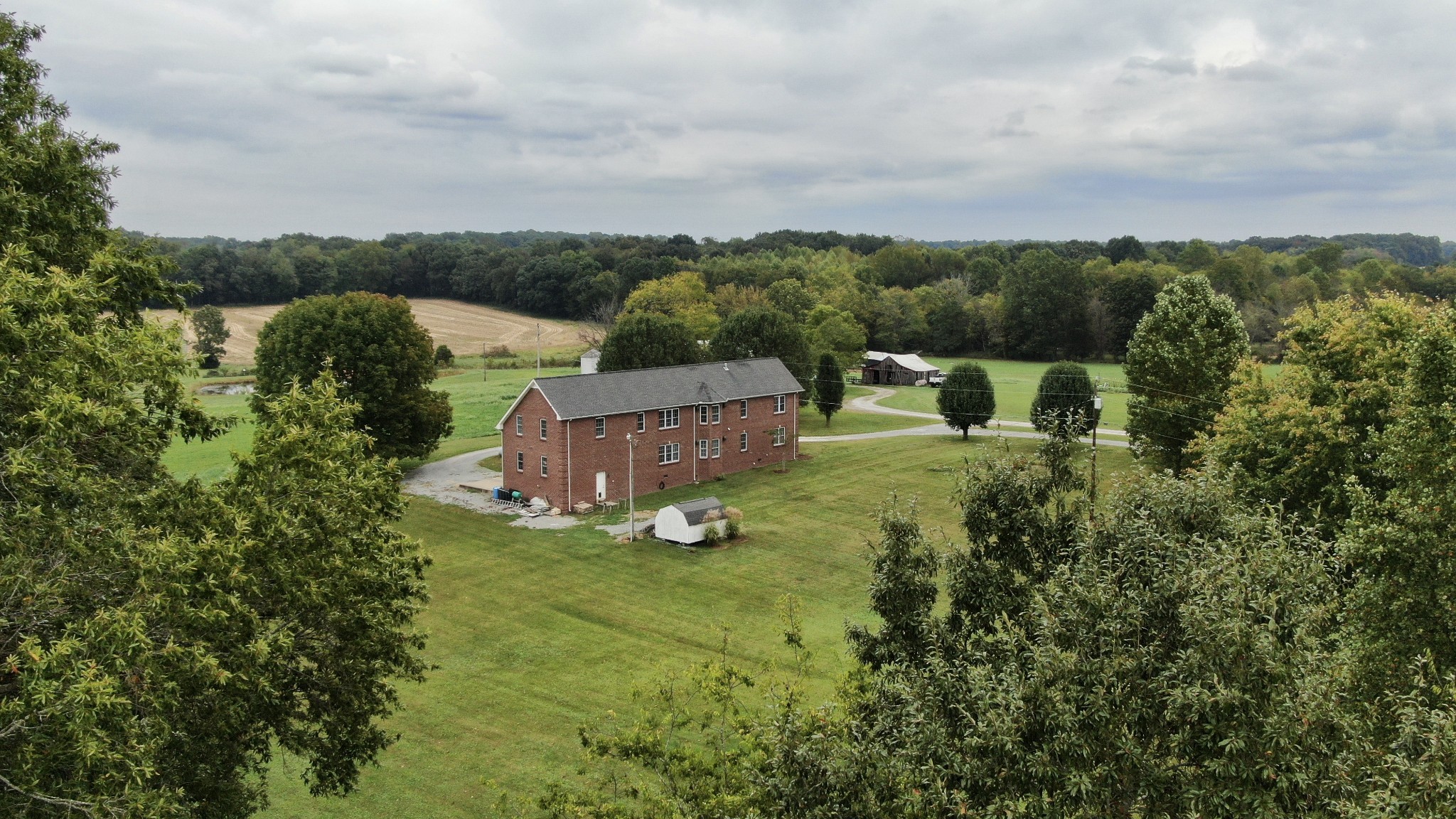 6808 Hester Road Springfield, TN 37172 - Photo 12 of 50 a view of a house with a big yard