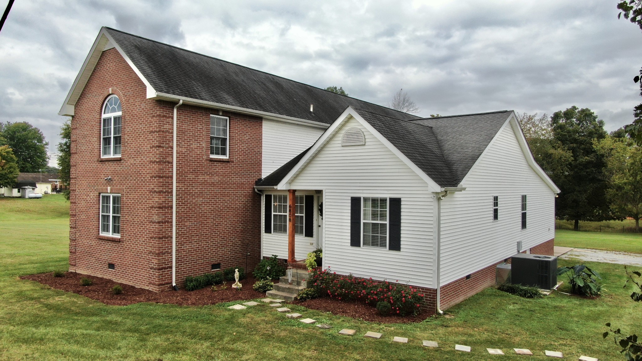 6808 Hester Road Springfield, TN 37172 - Photo 2 of 50 a view of a house with a yard