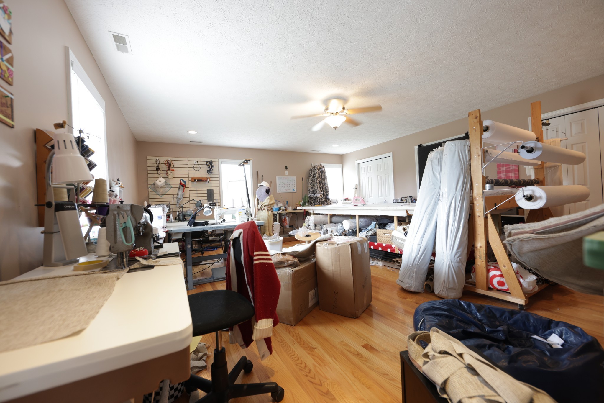 6808 Hester Road Springfield, TN 37172 - Photo 40 of 50 a view of a kitchen with workspace and a window