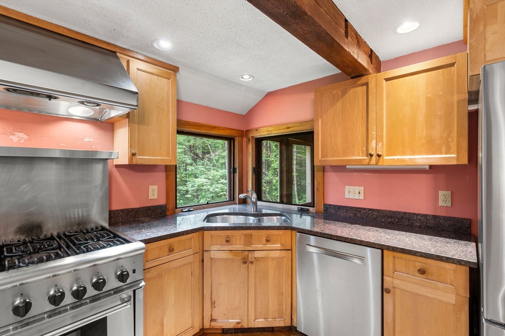 124 Raddin Road Groton, MA 01450 - Photo 4 of 38 Gallery Image 4