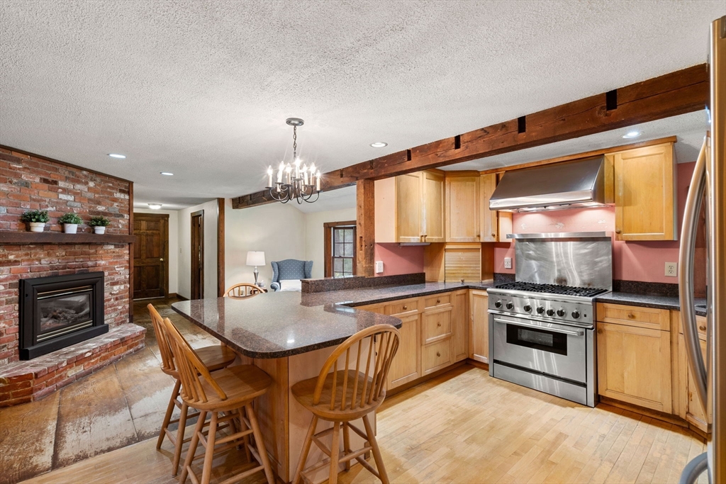 124 Raddin Road Groton, MA 01450 - Photo 5 of 38 Gallery Image 5