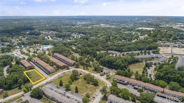 $300,000 | 290 Carmel Woods Drive, Ellisville, MO 63021