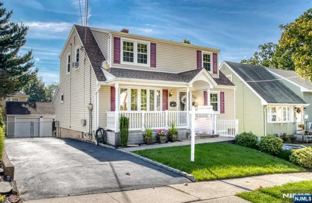 $2,550 | 202 Stone Street, Maywood, NJ 07607