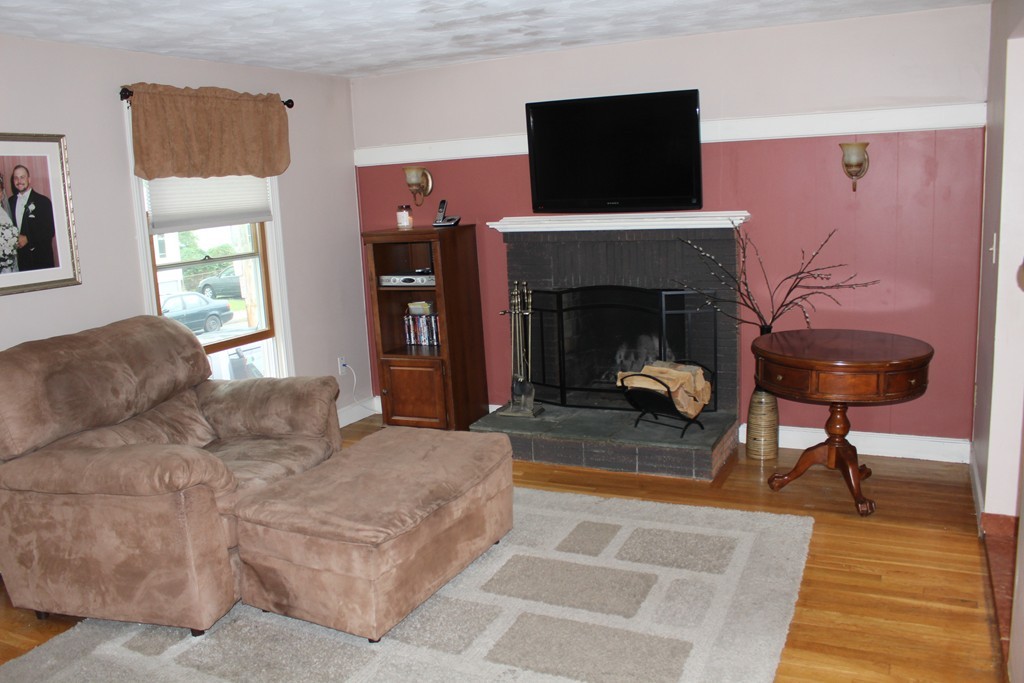 129 Springvale Avenue Chelsea, MA 02150 - Photo 4 of 15 Gallery Image 4