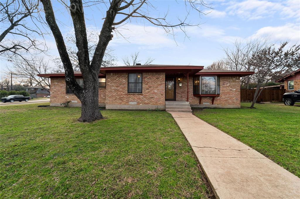 3009 South Glenbrook Dr  