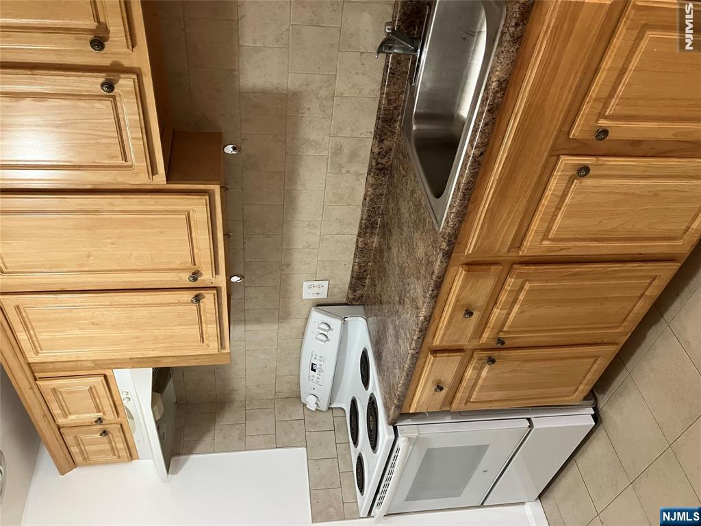 154 Rothwell Avenue, Unit 2B Cliffside Park, NJ 07010 - Photo 15 of 17