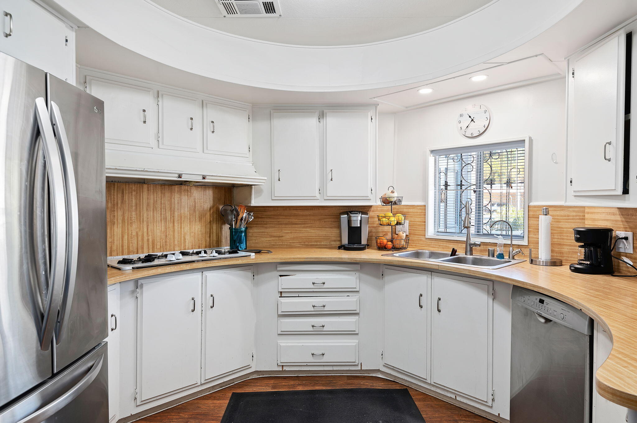 340 Old Mill Road, Unit 221 Santa Barbara, CA 93110 - Photo 8 of 12 13-web-or-mls-13 - Kitchen