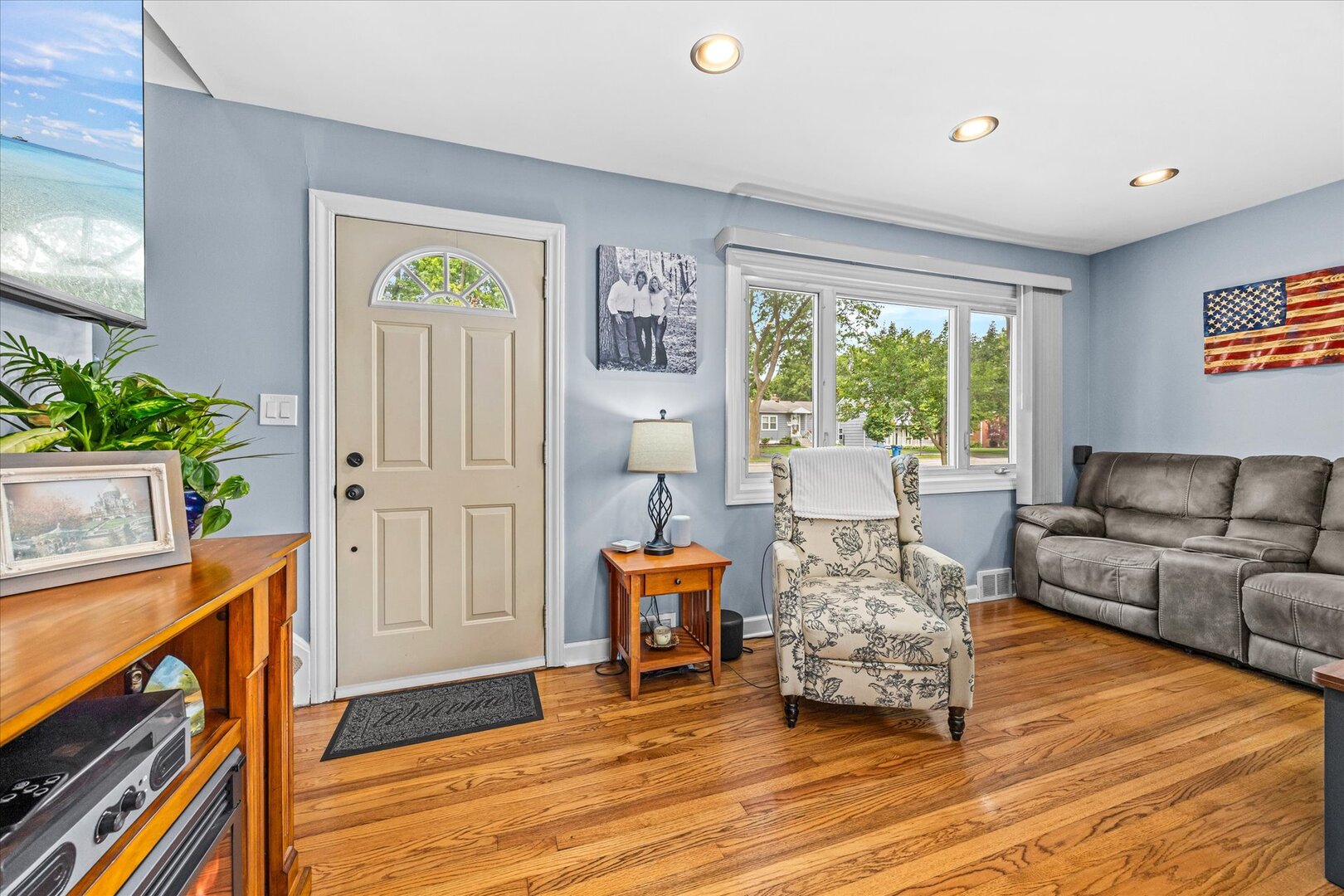 817 Spring Road Elmhurst, IL 60126 - Photo 12 of 34