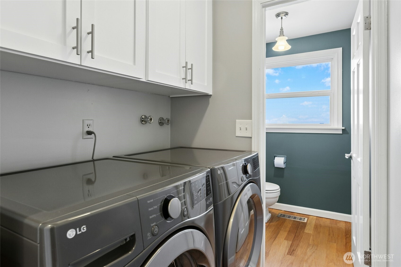 17154 Northeast 5th Street Bellevue, WA 98008 - Photo 13 of 40