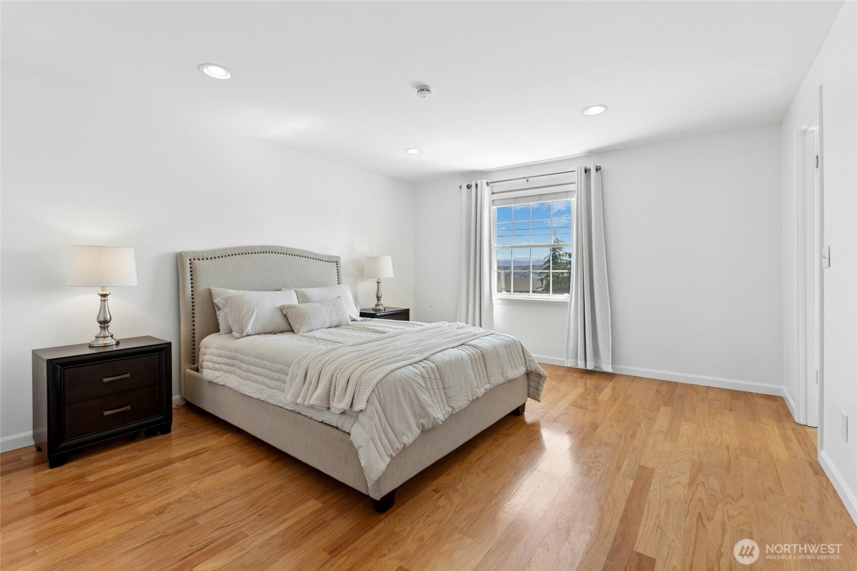 17154 Northeast 5th Street Bellevue, WA 98008 - Photo 17 of 40
