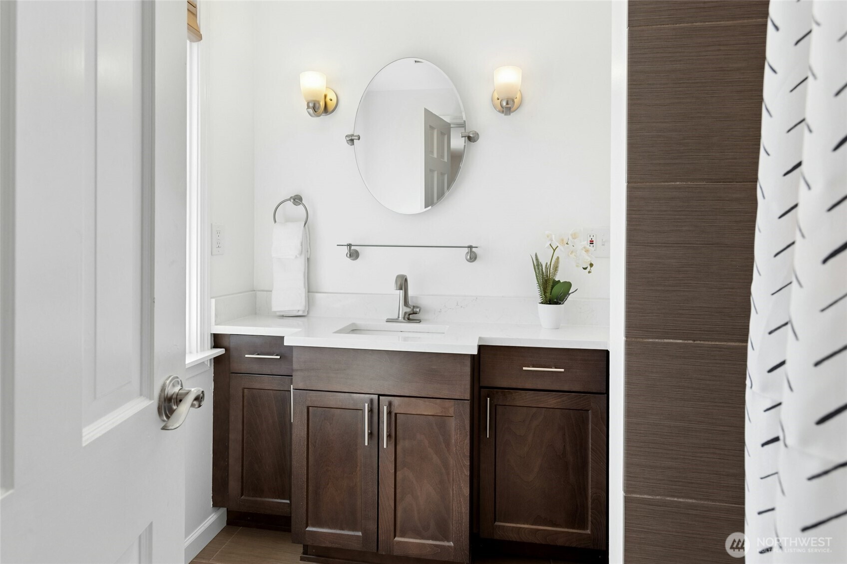 17154 Northeast 5th Street Bellevue, WA 98008 - Photo 19 of 40