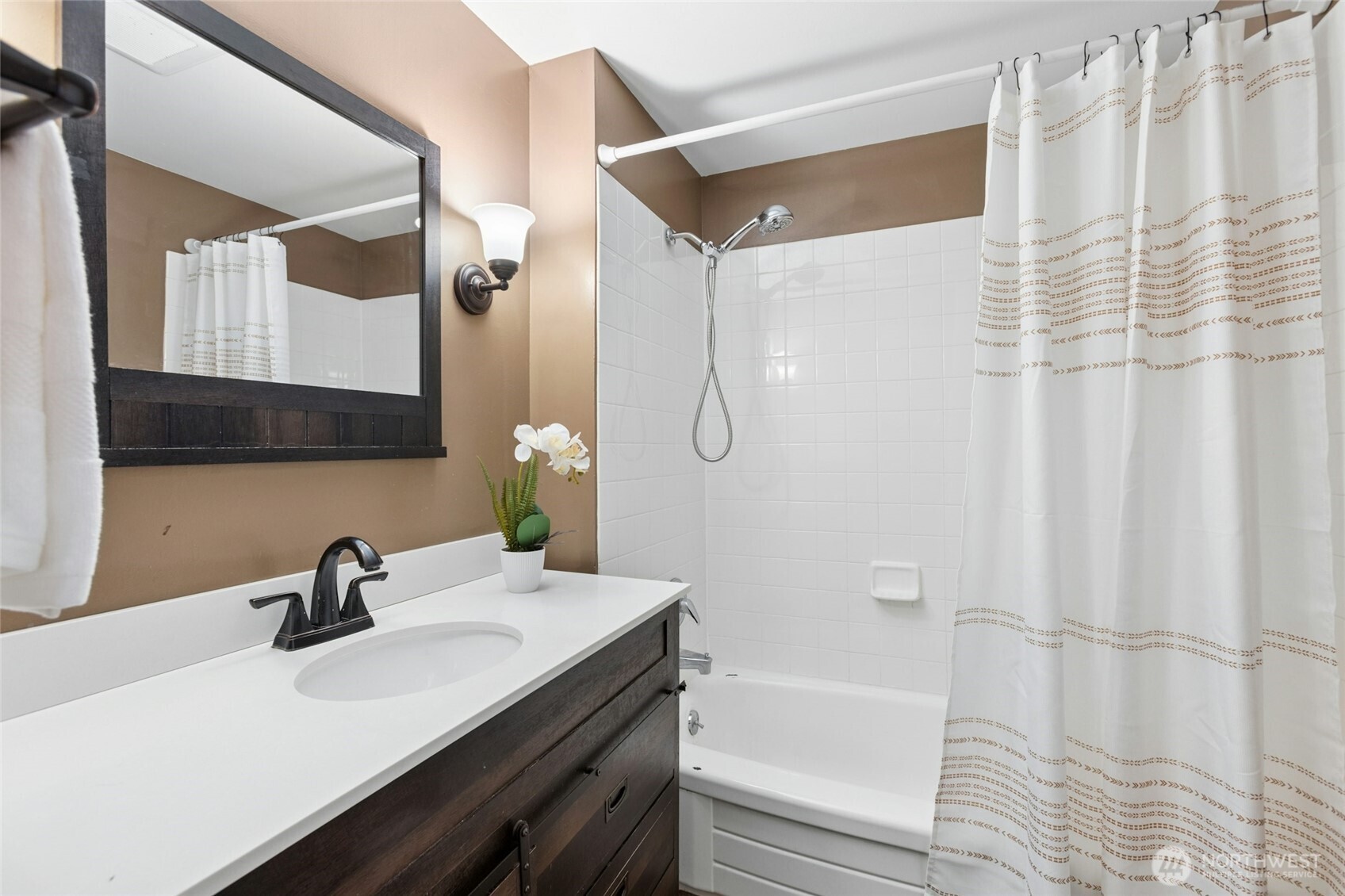 17154 Northeast 5th Street Bellevue, WA 98008 - Photo 28 of 40