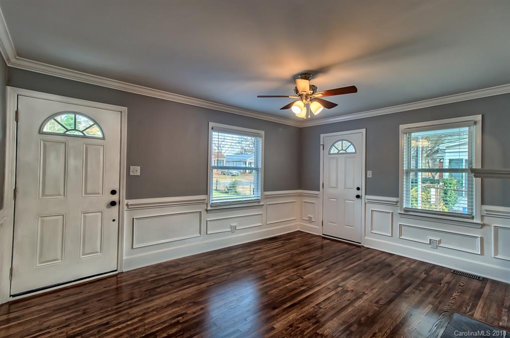 3137 Mathis Drive Charlotte, NC 28208 - Photo 4 of 17